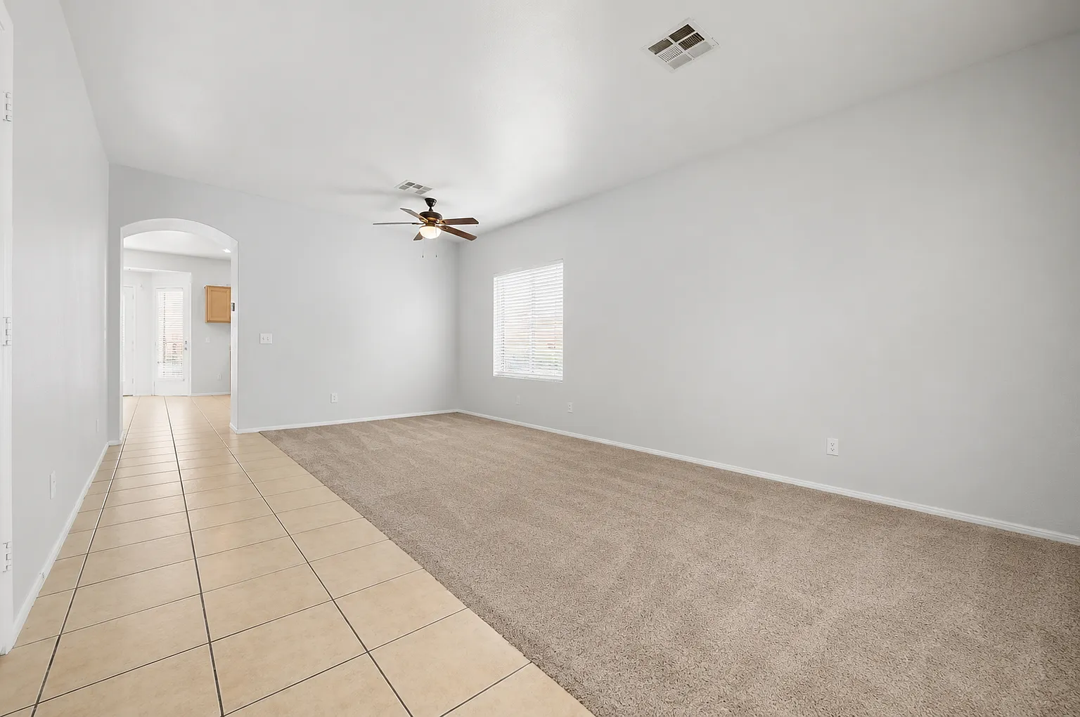 6 bed, 2713 sqft, $2,750 — Photo 2