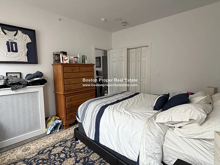 51 Queensberry St #3 — Photo 6