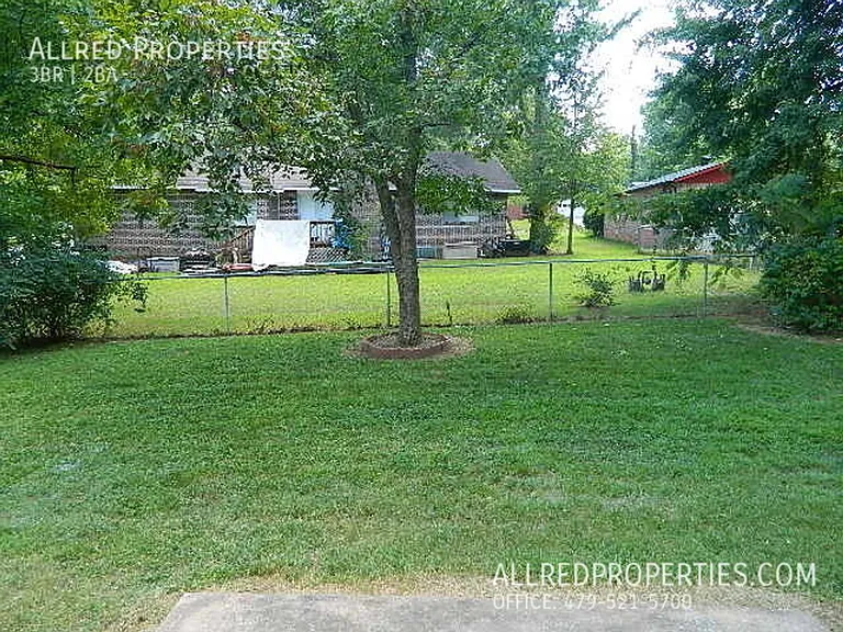 3203 E Cherokee Dr — Photo 14