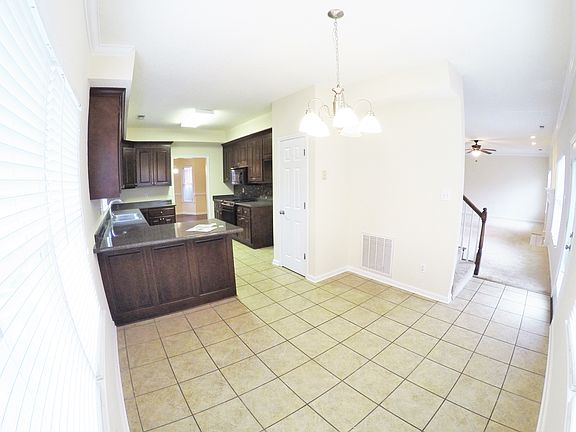 Large eat in kitchen 