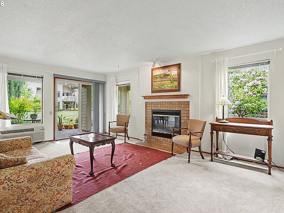 3rd image of 2516 SE Baypoint Dr #L32