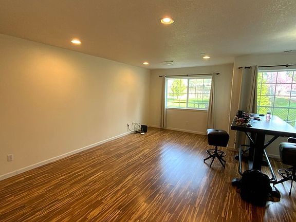 4th image of 7512 NE 34th Ave #C2