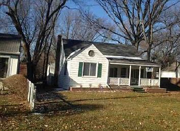 3rd image of 23201 Helen St