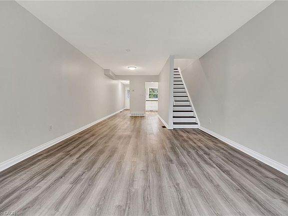 5th image of 655 Albert St #C