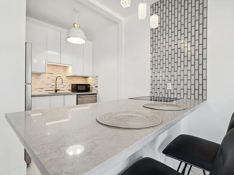 810 SE 22nd Ave #103 — Photo 10
