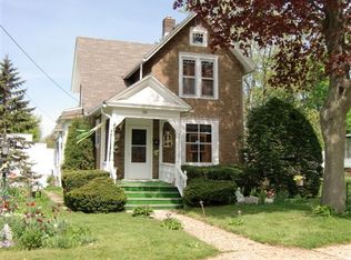 160 N Columbus St, Sun Prairie, WI 53590