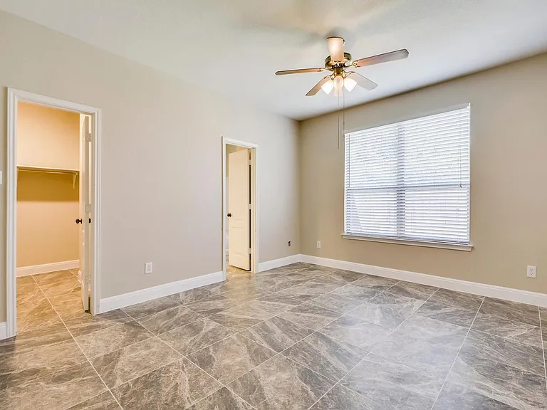 2202 Ezra Ct — Photo 15