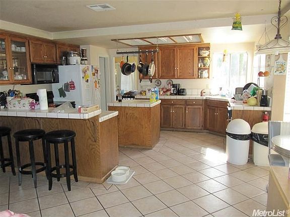5th image of 611 Misty Meadow St