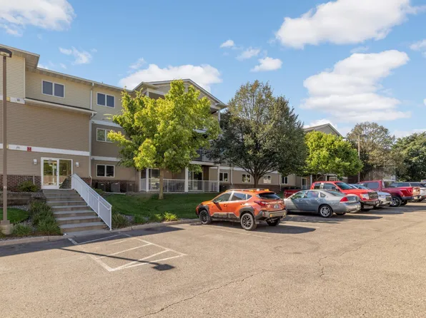 300 Whispering Ln Unit 201, Hastings, MN 55033