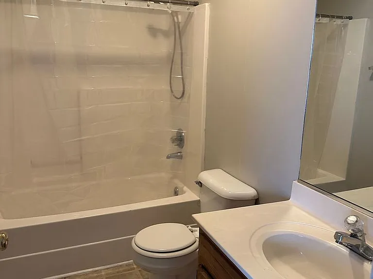 1504 Manora Ct — Photo 4
