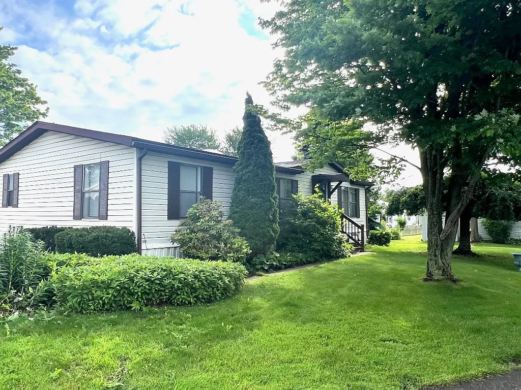 8235 Willow Gln photo 1
