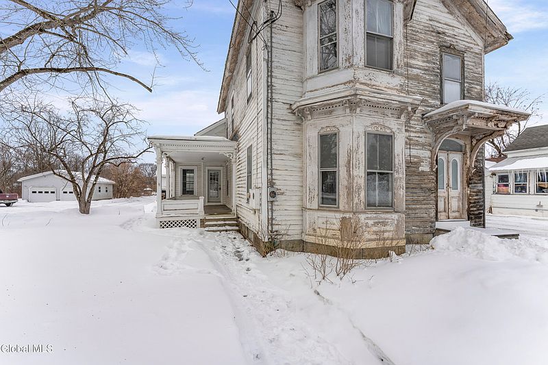 4th image of 39 East Street