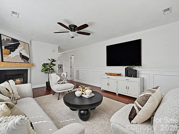 3rd image of 3053 Brookchase Blvd