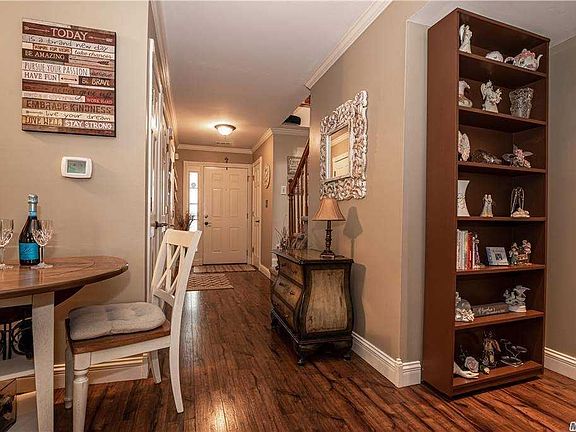 5th image of 604 Sara Cir