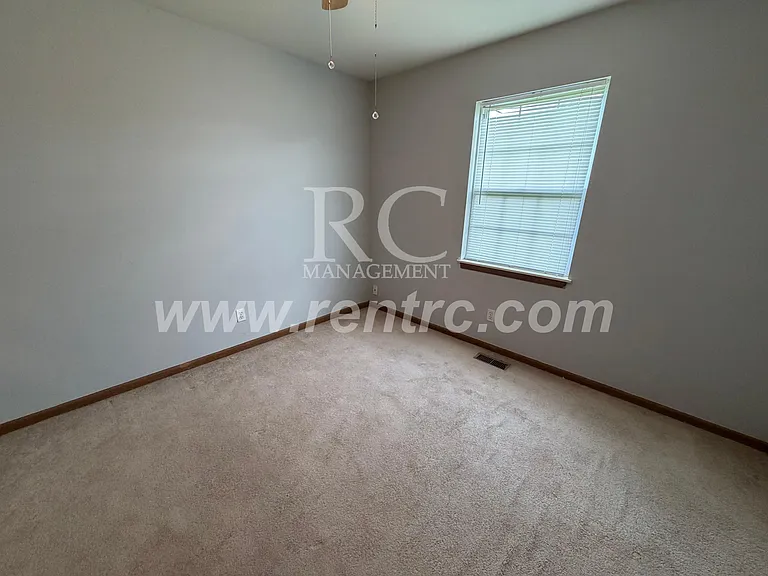 712 W Elm St #W — Photo 14