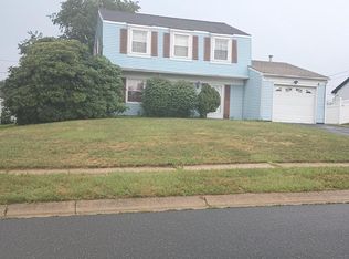 33 Trescott Ln, Willingboro, NJ 08046