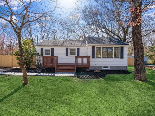 16 Arnold Drive, Middle Island, NY 11953