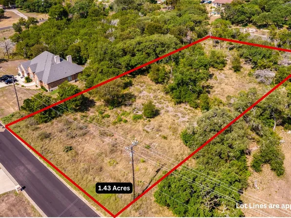 2722 Leslie Ln, San Marcos, TX 78666