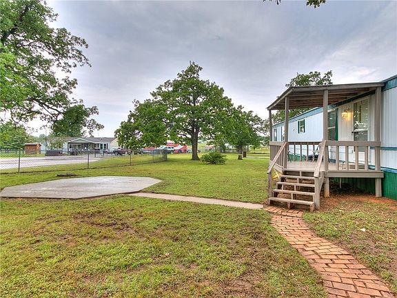 5th image of 100 Summer Oaks Dr