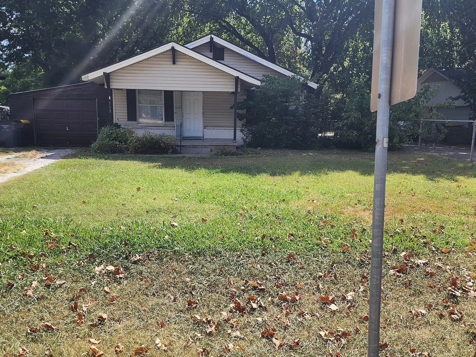 2 bed, 1000 sqft, $1,250 — Photo 1