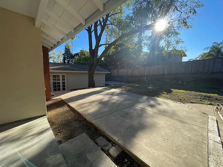 3882 Arrowhead Dr — Photo 2