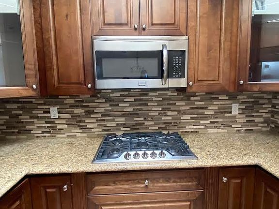 3rd image of 10950 Bloomfield St Unit 207
