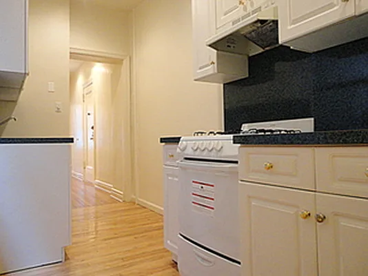 Rented by City Connections Realty | media 29