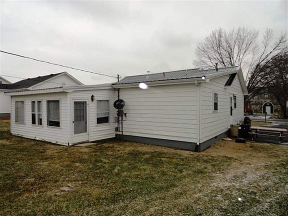 3rd image of 105 Penick Ave