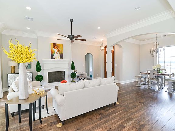 3rd image of 501 Bronze Palm Way