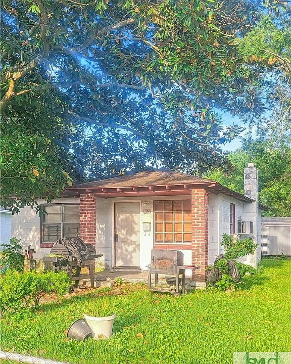 2nd image of 812 Carver Street