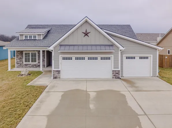 1030 Bluestem Dr, Baldwin City, KS 66006