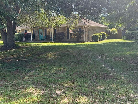 2nd image of 149 SW Royal Ct