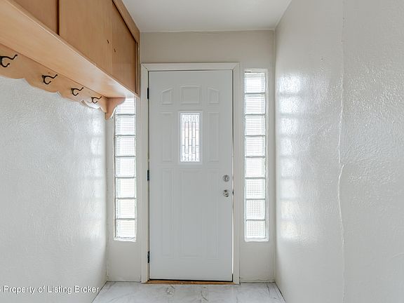5th image of 725 Main St