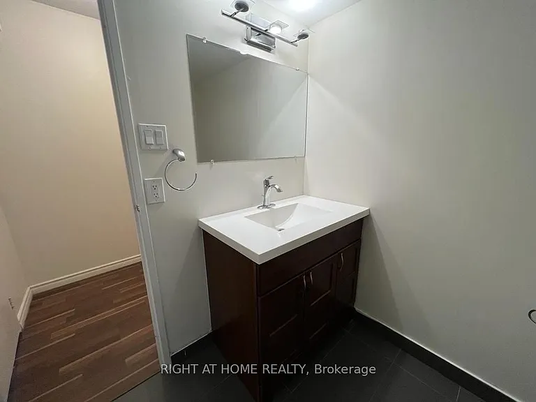 3650 Kaneff Cres #3202 — Photo 17