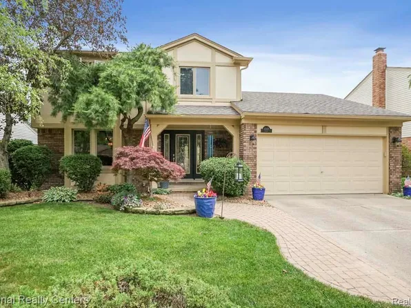 42438 Cannon Dr, Sterling Heights, MI 48313