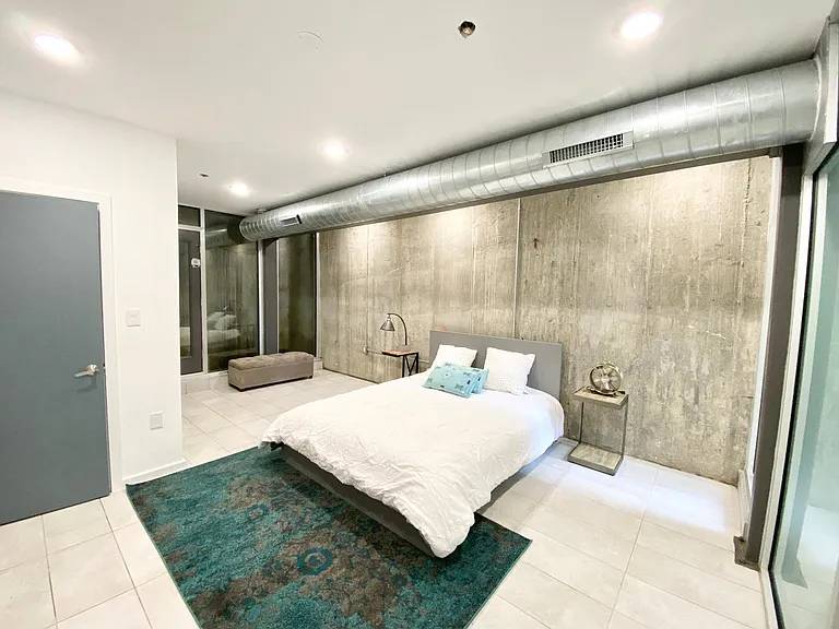 1233 N Franklin St #1 — Photo 10