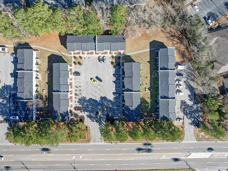 2505 S Charles Blvd — Photo 8
