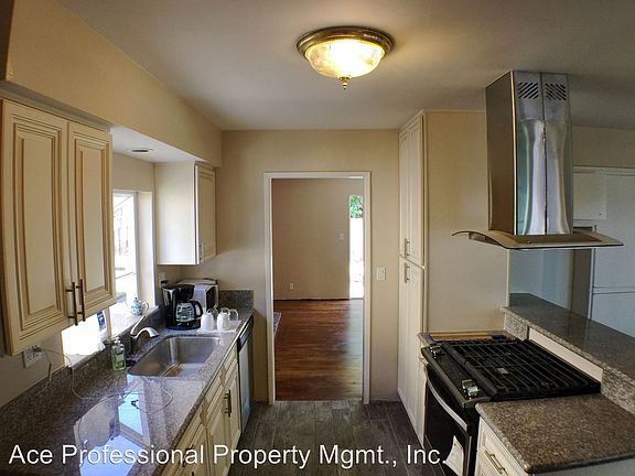 4th image of 1201 N Linwood Ave