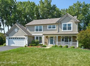 334 Oak Grove Cir, Wauconda, IL 60084