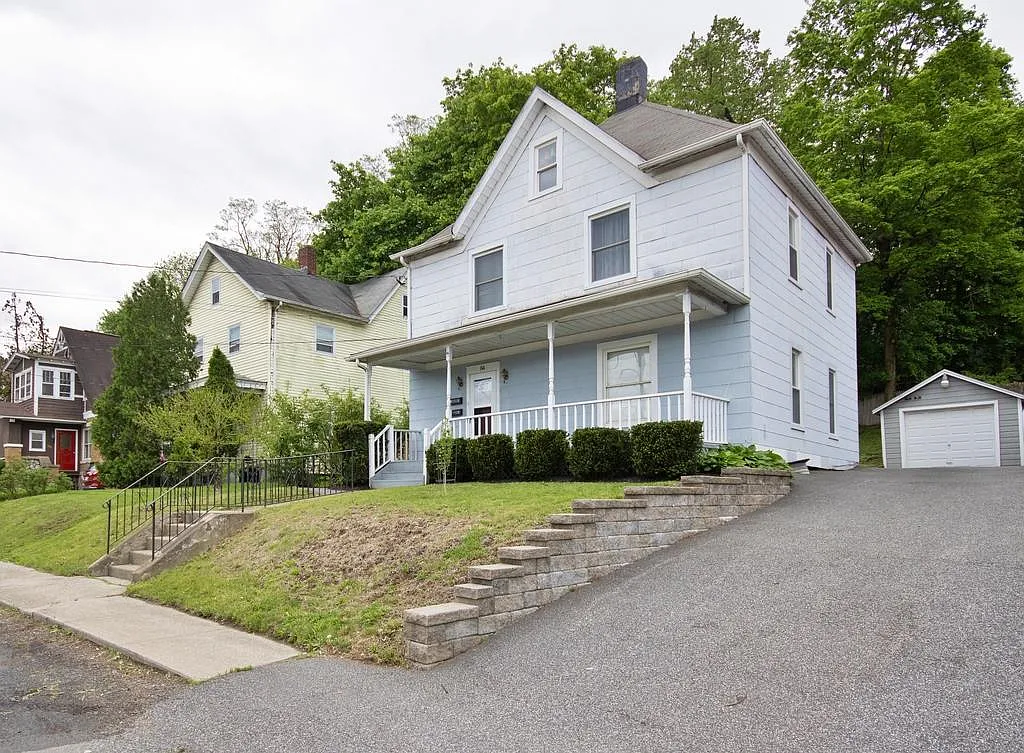 84 Orange Avenue photo 1