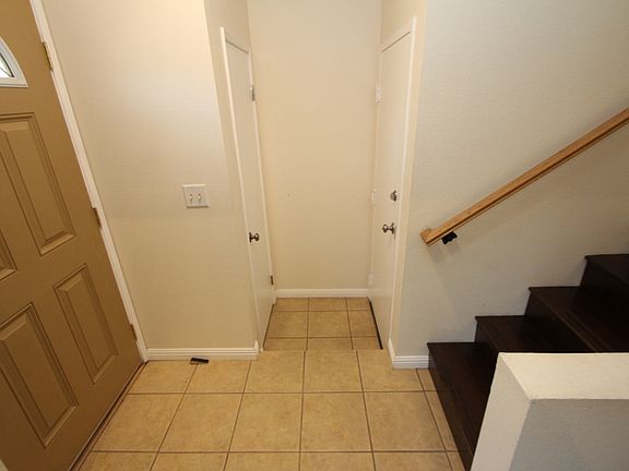 4th image of 17928 River Cir APT 1