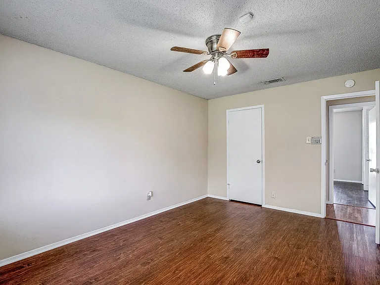 1717 Palisades Dr — Photo 14