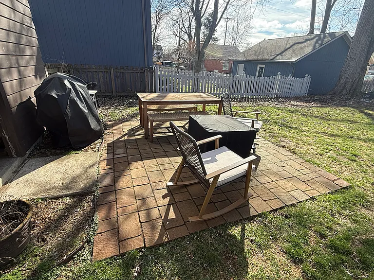 426 Telford Ave — Photo 17