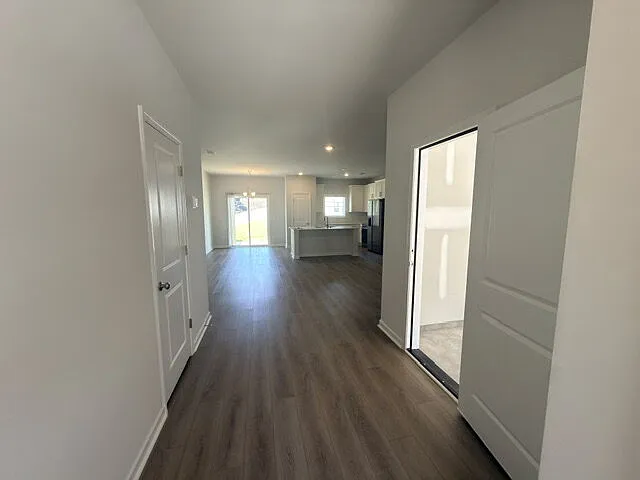 121 Bartlett Dr — Photo 46