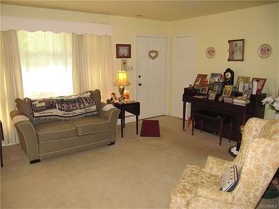 3rd image of 806 Penola Dr