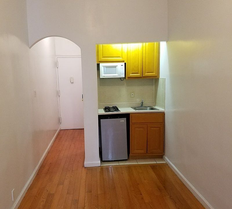 2nd image of 73 Lexington Ave APT 6A