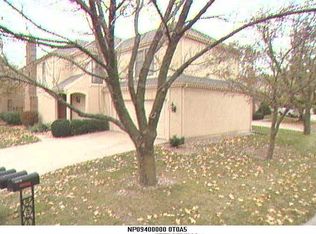 9160 W 102nd Ter, Overland Park, KS 66212