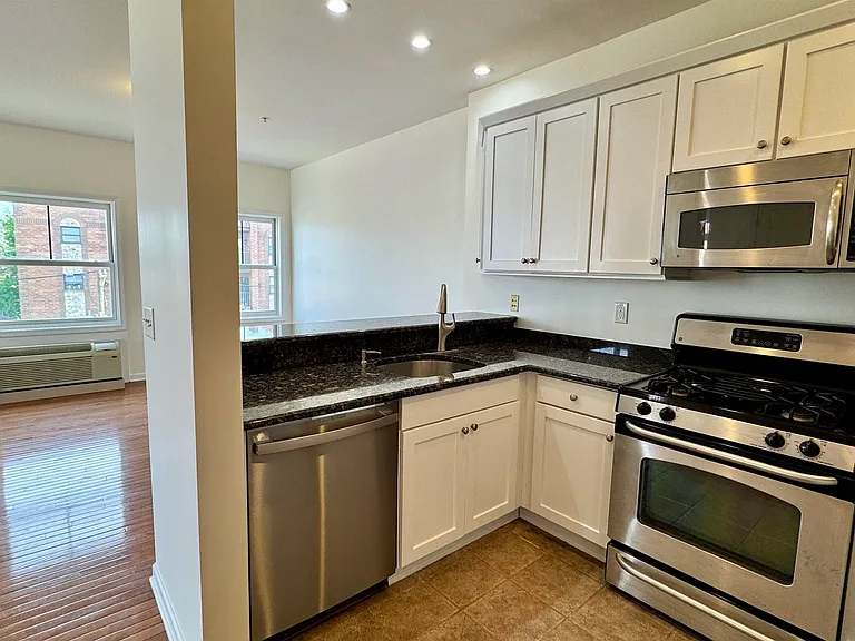 9252 Kennedy Blvd #406 — Photo 4