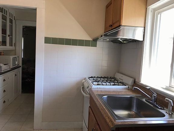 5th image of 108 Wilson Ave #0