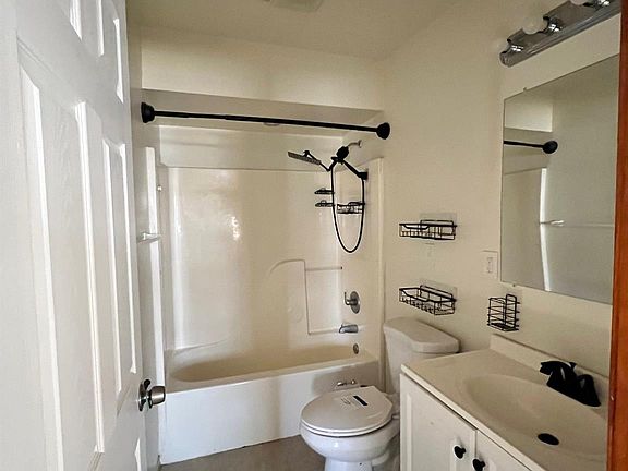 4th image of 5004 Hayes St